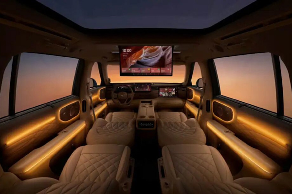 智己拼了！能洗澡还带地暖的旗舰，32.28万开卖